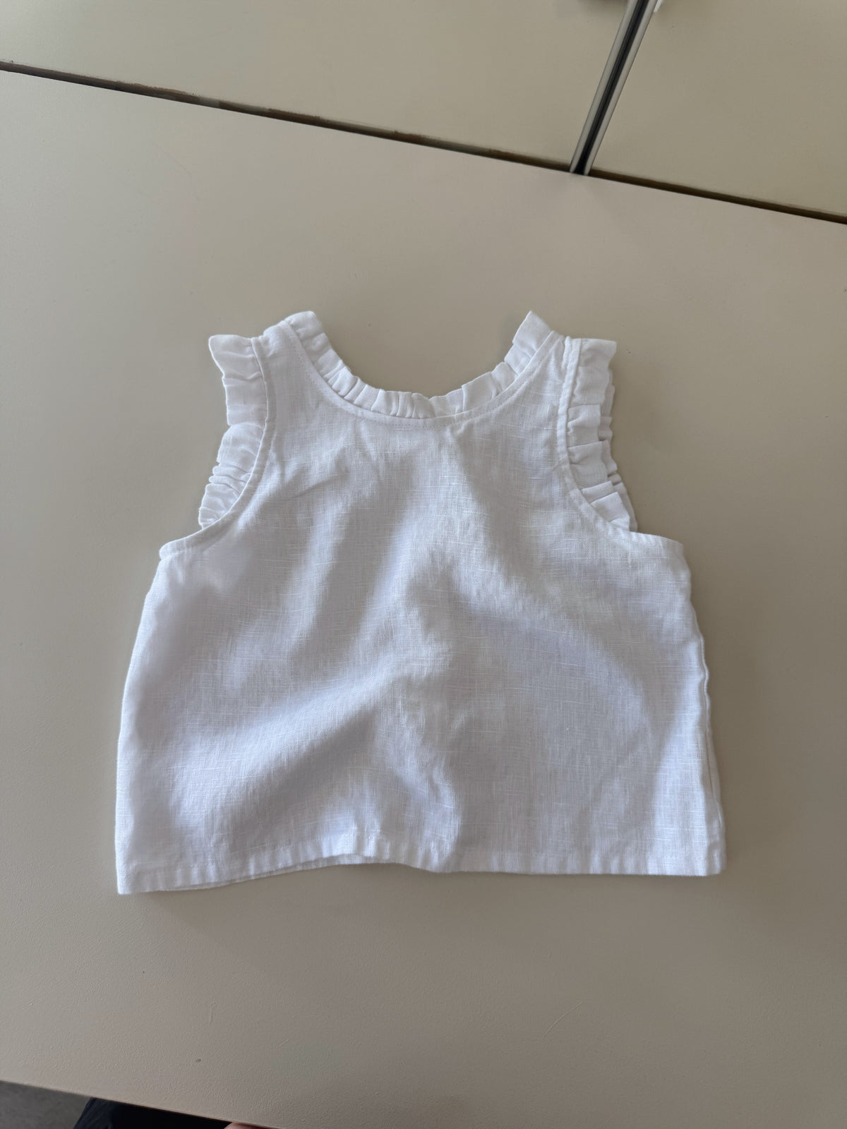 Frill singlet (size 4) pre loved