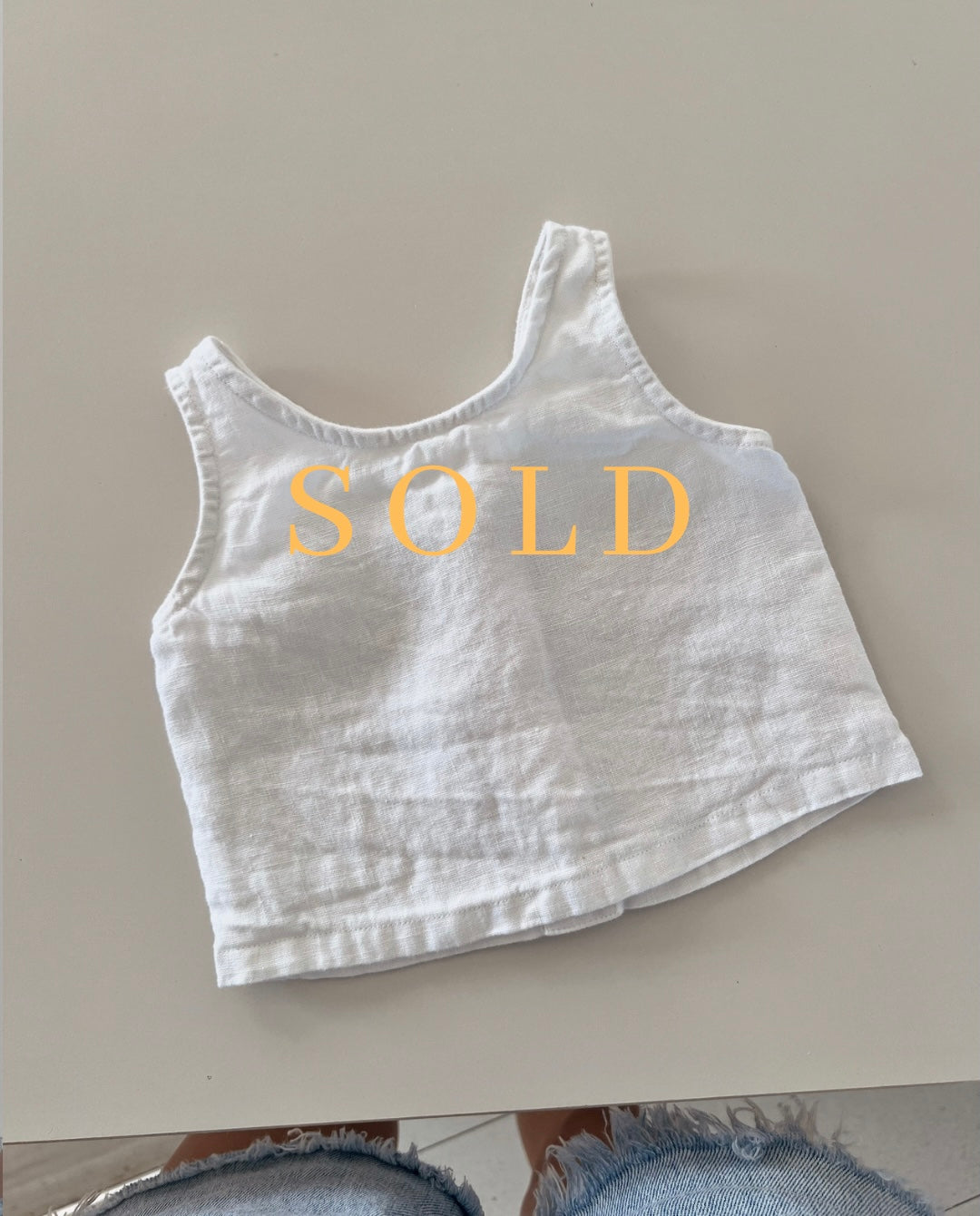 White linen singlet 6-12 months (pre loved)