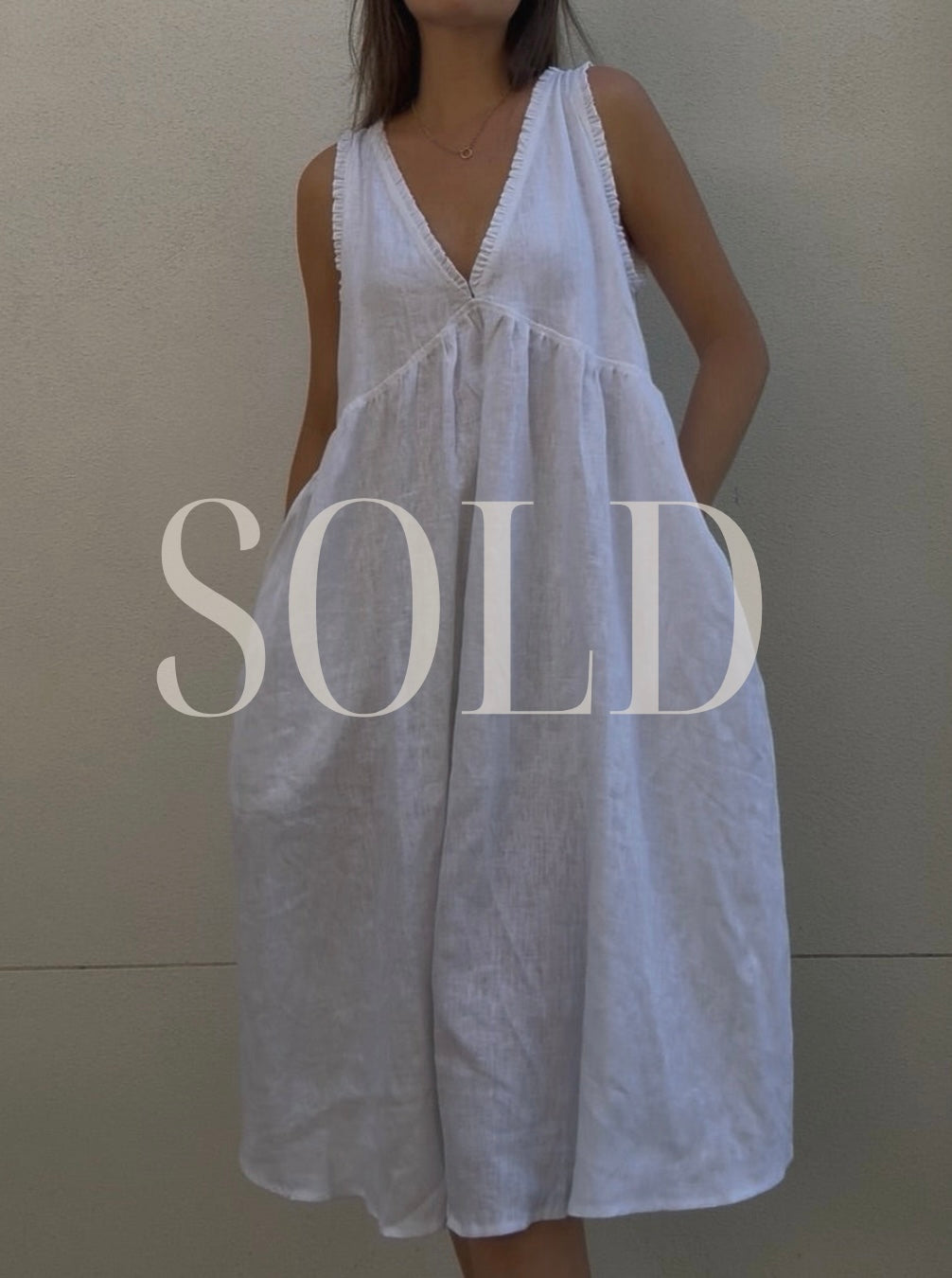 Caris dress midi size medium (seconds)