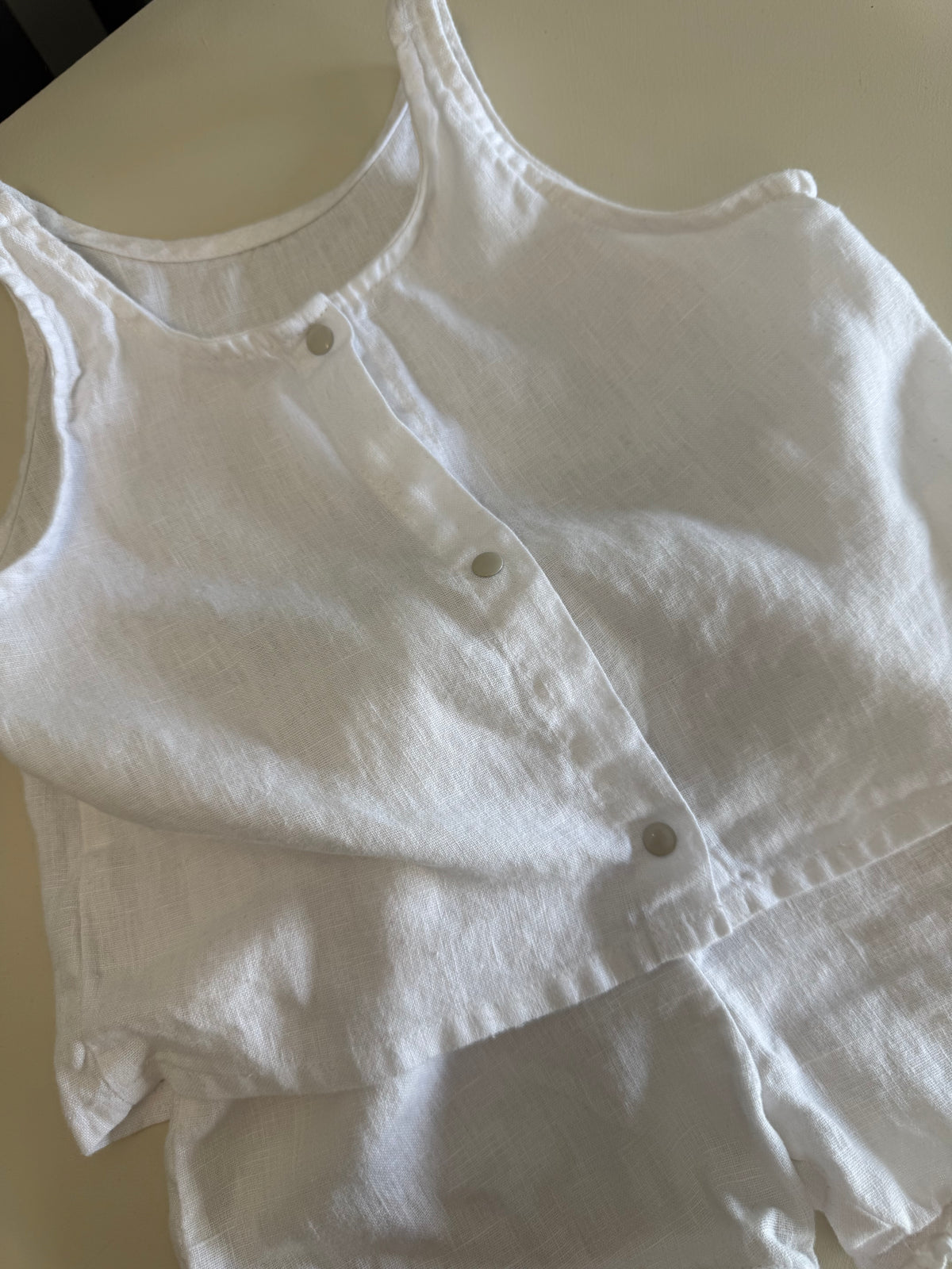 Singlet and frill shorts set size 4 (pre loved)