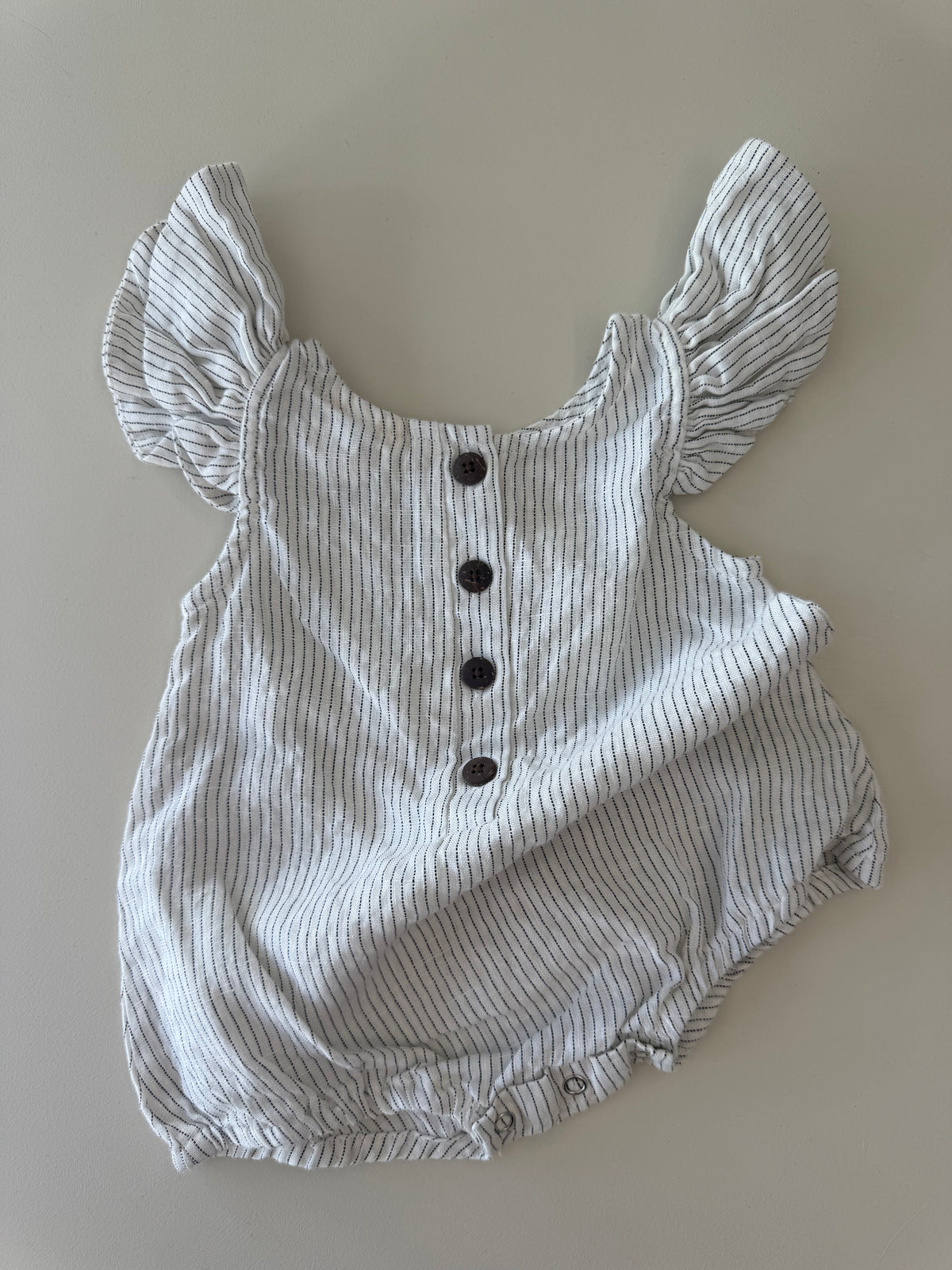 Pennon romper size 6-12 months (pre loved)