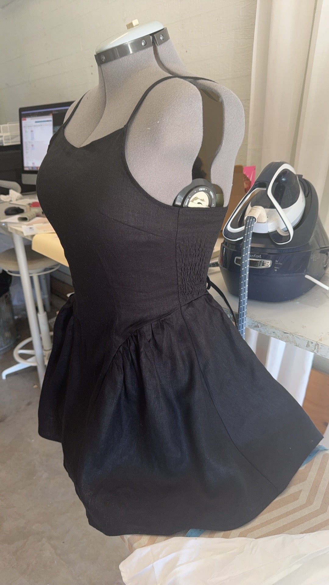Sienna mini dress size large in 100% linen (sample sale)