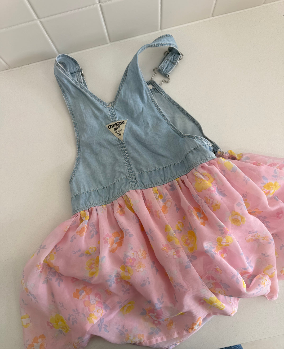 Oshkosh pinafore 5T (pre loved)