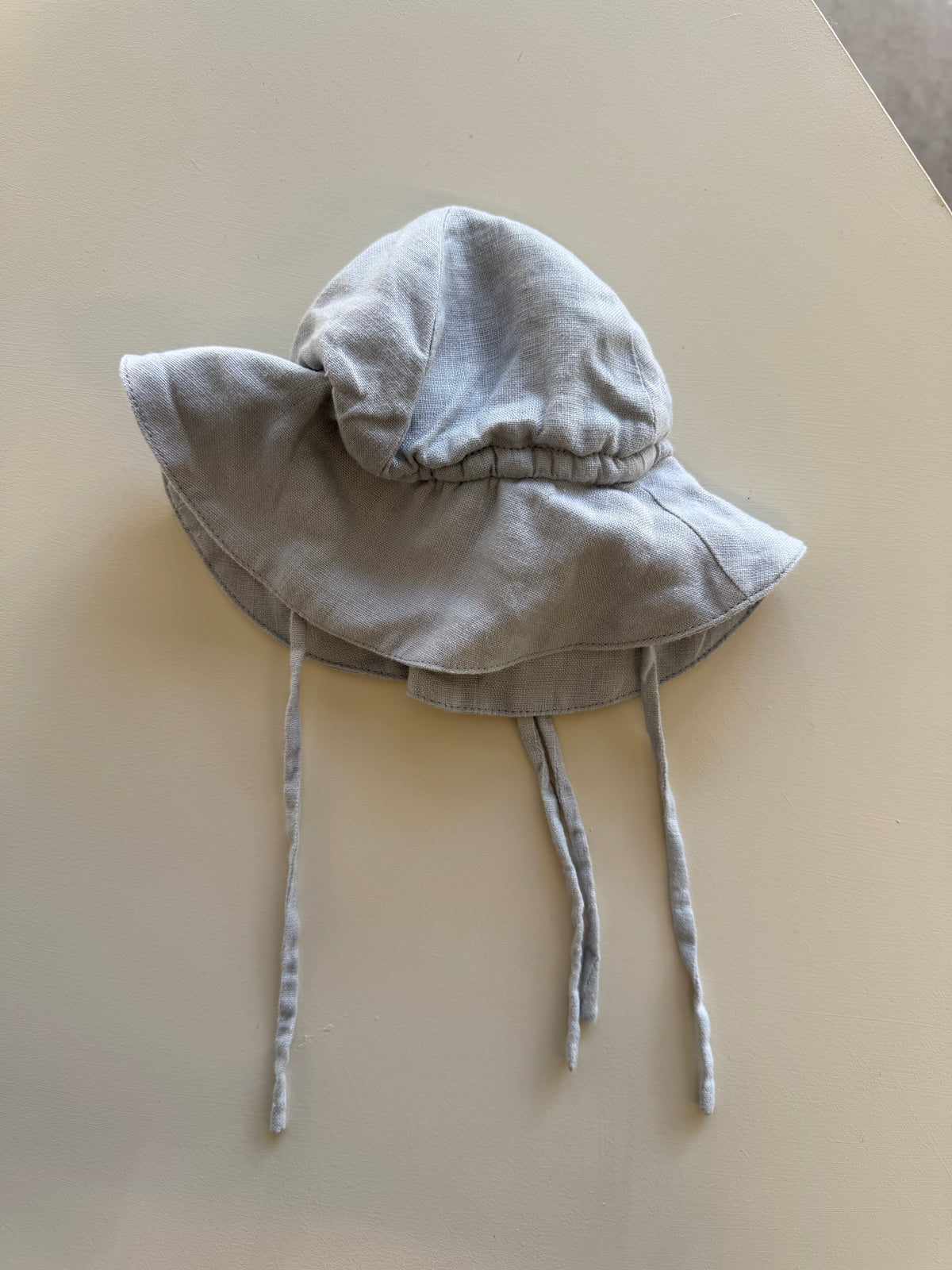 Baby hat pre loved (0-6 months)