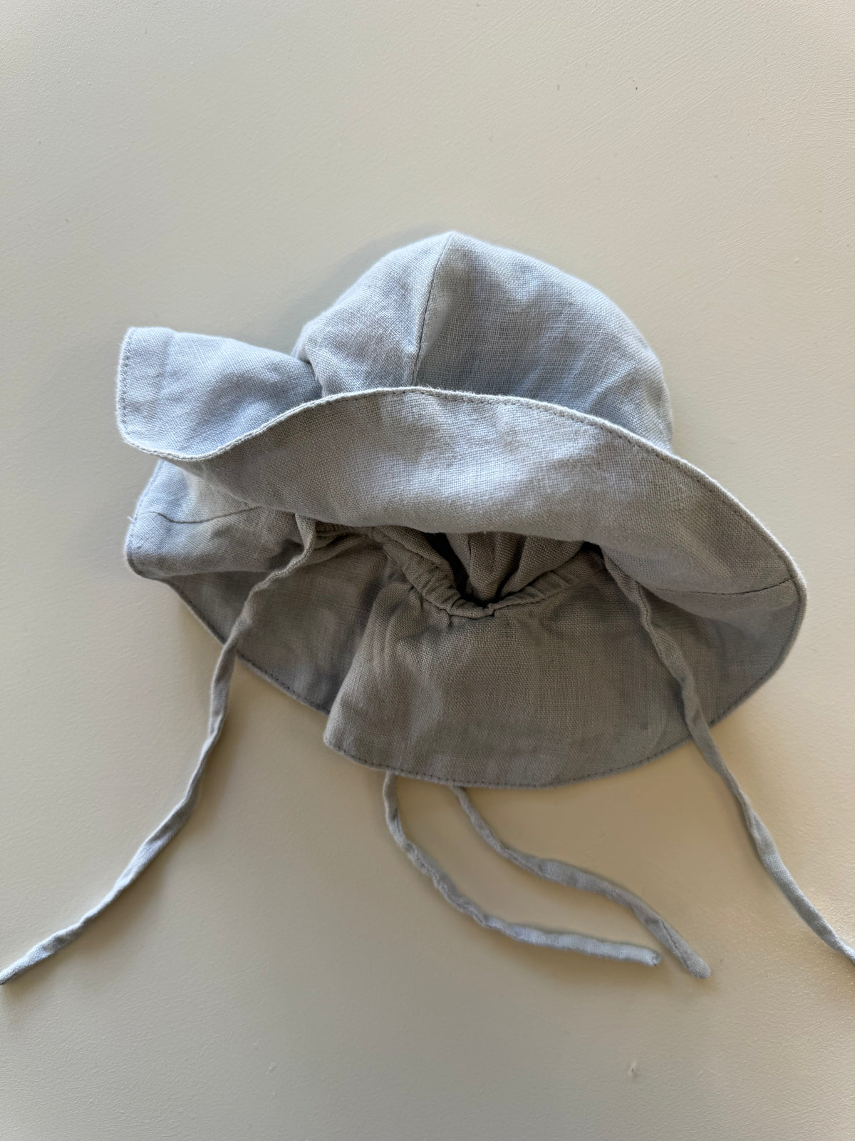Baby hat pre loved (0-6 months)