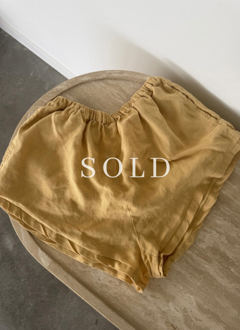 Ladies Butterfly shorts size small (pre loved)