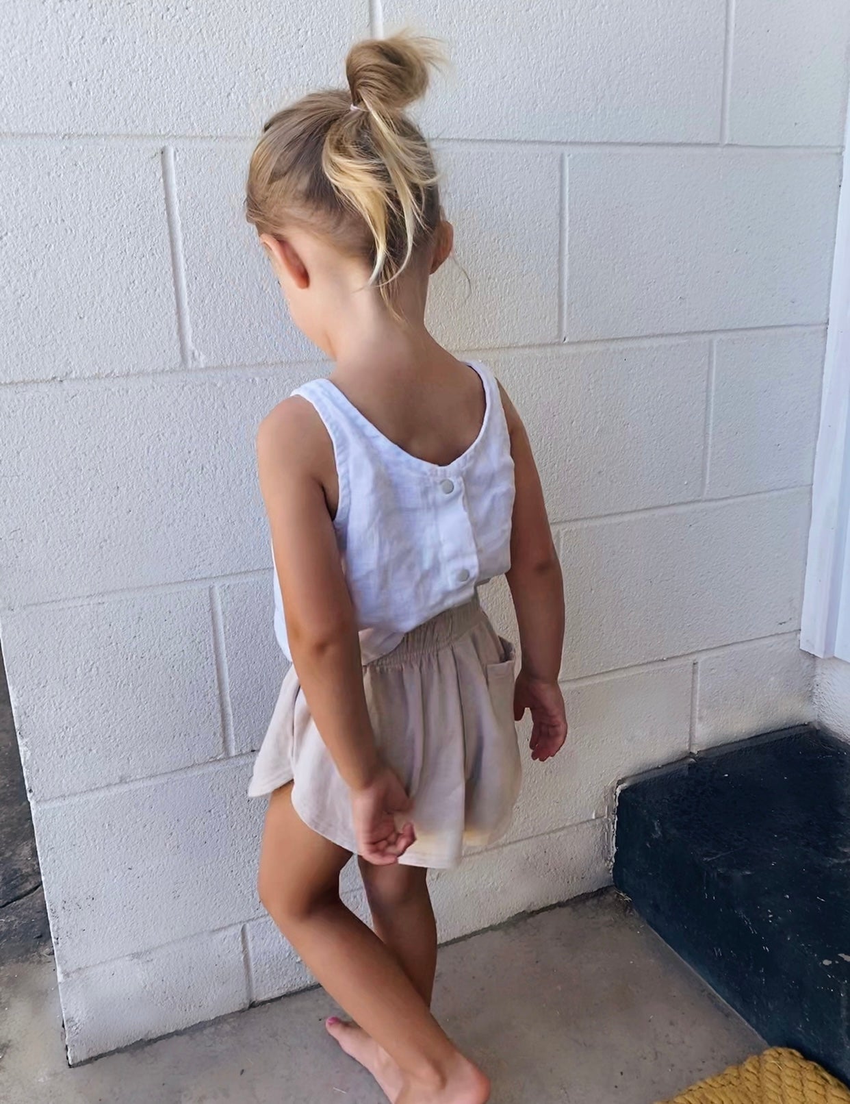 Linen Singlet in White - Marlow and Mae